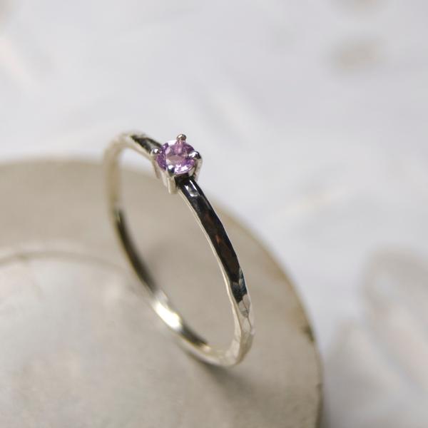 ピンクアメジスト ラウンド3mm シルバープレーンリング 1.5mm幅 槌目 3号〜21号｜W.K....