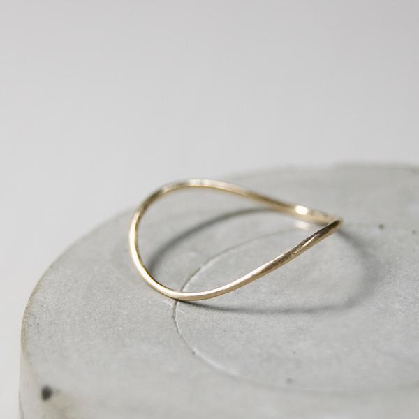 K18YGイエローゴールドウェーブプレーンリング 0.8mm幅 つや消し 3号〜27号｜WKS WA...