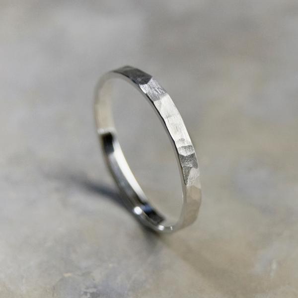 シルバーシンフラットリング 2.5mm幅 つや消し槌目 3号〜27号｜WKH THIN FLAT R...