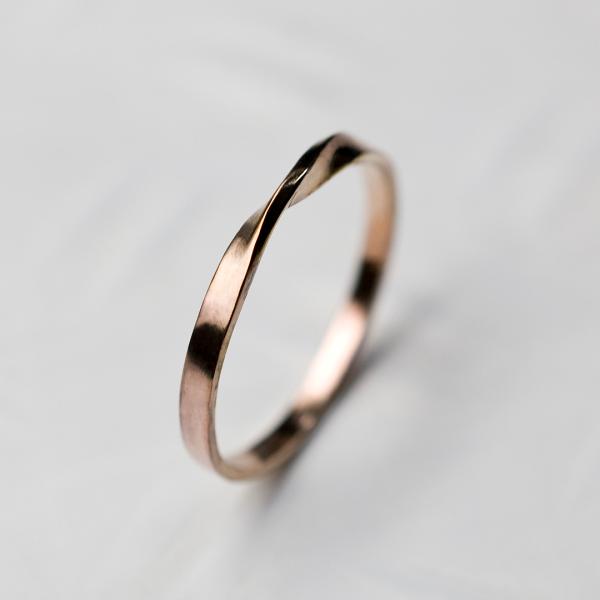 PGPピンクゴールドワンポイントハーフツイストリング 2.0mm幅 鏡面 3号〜27号｜WKH PG...