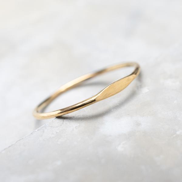 K24GPゴールドワンポイント槌目プレーンリング 1.0mm幅 鏡面 3号〜27号｜WKH K24G...