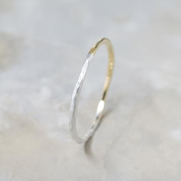 シルバー×真鍮バイカラーハーフプレーンリング 1.2mm幅 つや消し槌目 3号〜27号｜WKH SV...