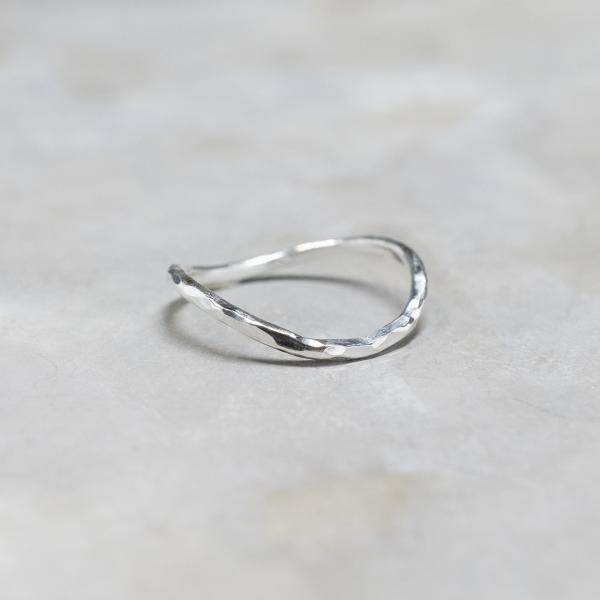 シルバーウェーブプレーンリング 1.5mm幅 槌目 3号〜27号｜WKH WAVE PLAIN RI...