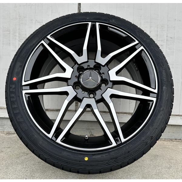 スタッフオススメ！！ ベンツ GLAクラス X156 当社特選タイヤ 235/50R18 18インチ...