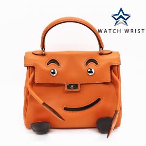 CHANEL（シャネル） 【美品】 CHANEL 22 ミニ ハンドバッグ レザー 白