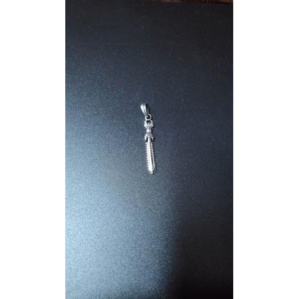 2004　ペンダントトップ　シルバー925　剣　143-3