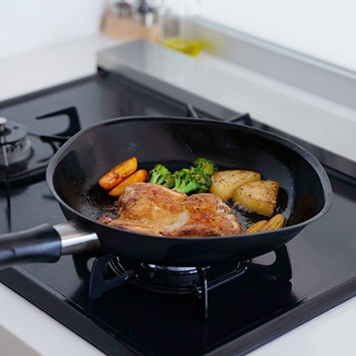 柳宗理 マグマプレート 鉄フライパン 25cm 蓋付 日本製 IH対応 ガス火対応 調理道具 YAN...