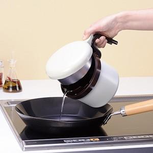 ちっちゃいオイルポット ホワイト Cocoatta 通販 Yahoo ショッピング