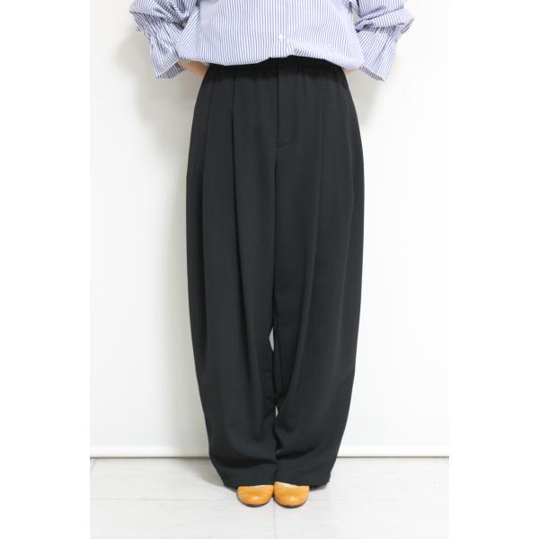 パシオーネ（PASSIONE）ツータックタックパンツ／ブラック