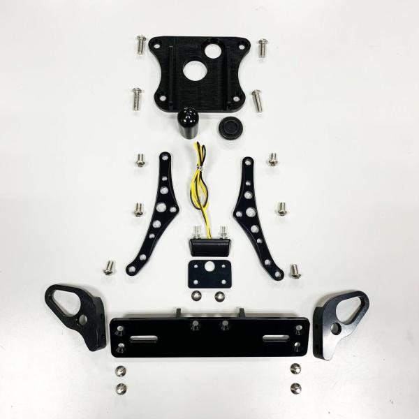 YMCK ヤマック CNCライセンスプレートホルダーV2 タイプ：ブラックチタンボルト仕様・純正ウィ...