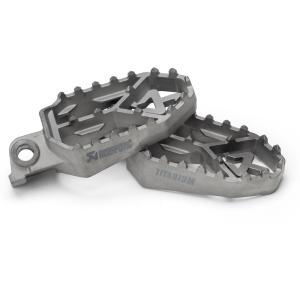 AKRAPOVIC アクラポビッチ アドベンチャーフットペグセット ES700 ENDURO701 ...