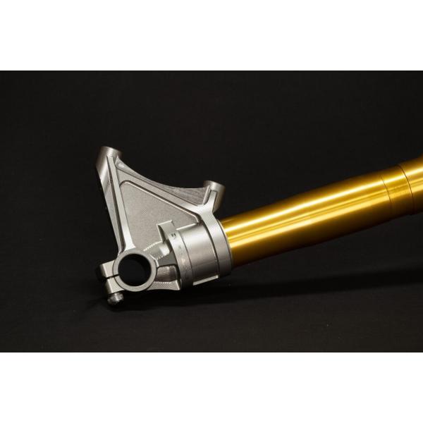 OVER オーヴァー フロントフォークボトム ラジアルマウント カラー：チタンカラーアルマイト仕上げ...