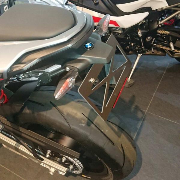 Fixe design フィックスデザイン CFRPライセンスプレートベースKIT リフレクター付 ...