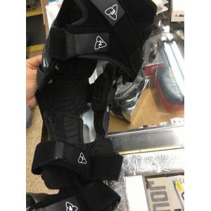 LEATT BRACE リアットブレイス LEATT／17 C-FRAME PRO CARBON ニ...