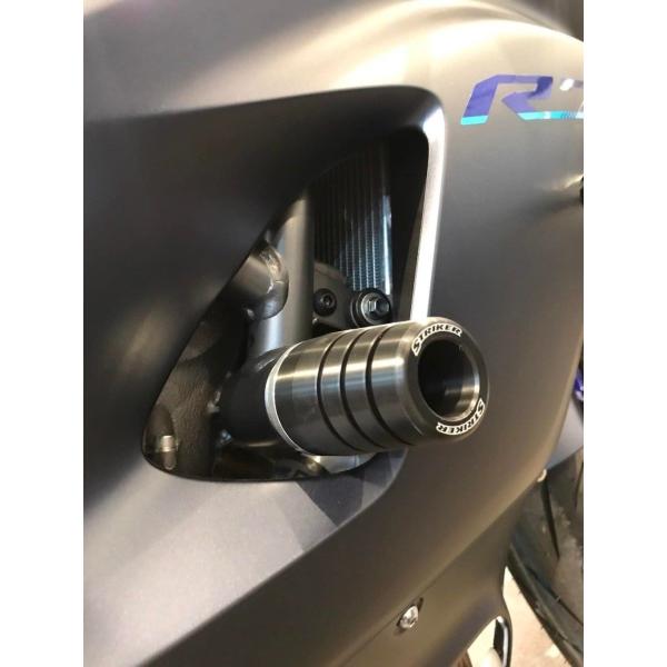 STRIKER ストライカー ガードスライダー スライダーベースカラー：シルバー MT-07 XSR...