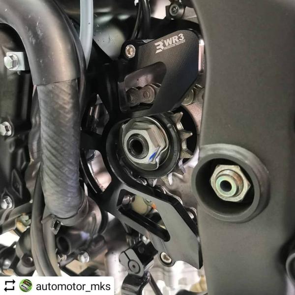 WR3 ダブルアールスリー スプロケットカバー カラー：ブラック ZX-25R KAWASAKI カ...