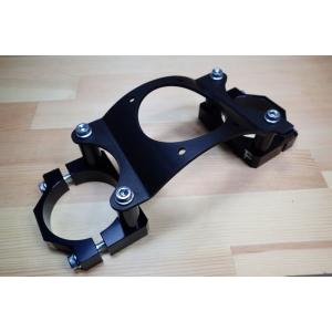 ツインチューブ採用 ハイブリッドリアサス リアショック320mm