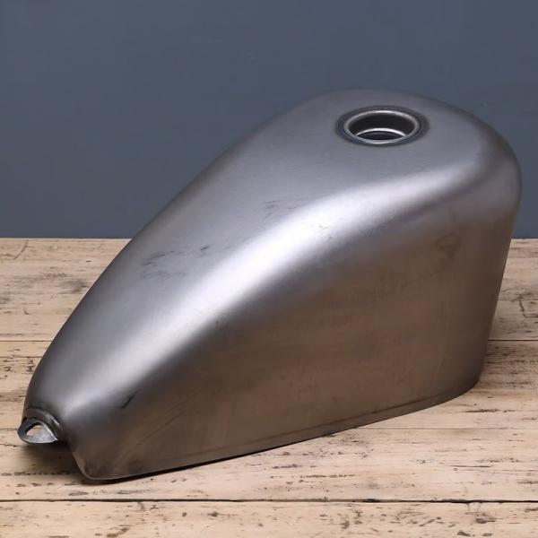 THUNDER MOTORCYCLES サンダーモーターサイクルズ 塗装用ガスタンク(鉄地) サンダ...