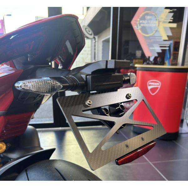 Fixe design フィックスデザイン CFRPライセンスプレートベースKIT DUCATI ク...