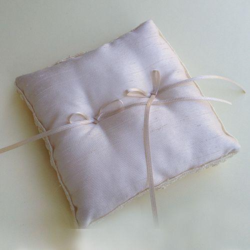 リングピロー 完成品　スカーレット　アイボリー　結婚式 ウェディング