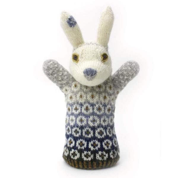 ウサギ(ホワイト)パペット編み物キット／『アヌ＆アヌの動物ニット』からエストニア伝統柄の編みぐるみ