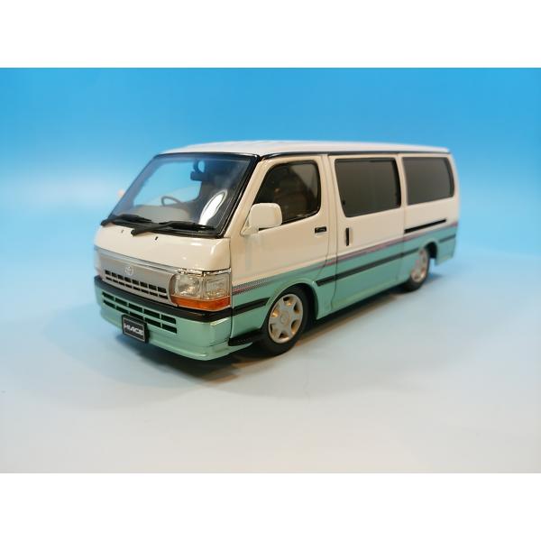 アオシマ 1/24 DISM トヨタ ハイエース バン 100系 SUPER GL 中期型 1996...