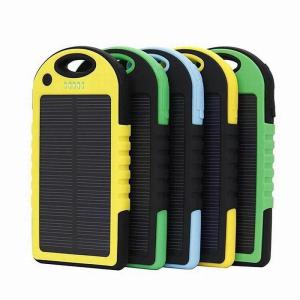 モバイルバッテリー 大容量 ソーラーパネル 5000mAh 軽量 薄型 充電器 iPhone スマホ LED 急速充電 アウトドア 防水 耐衝撃 車中泊 防災グッズ B33 outlet