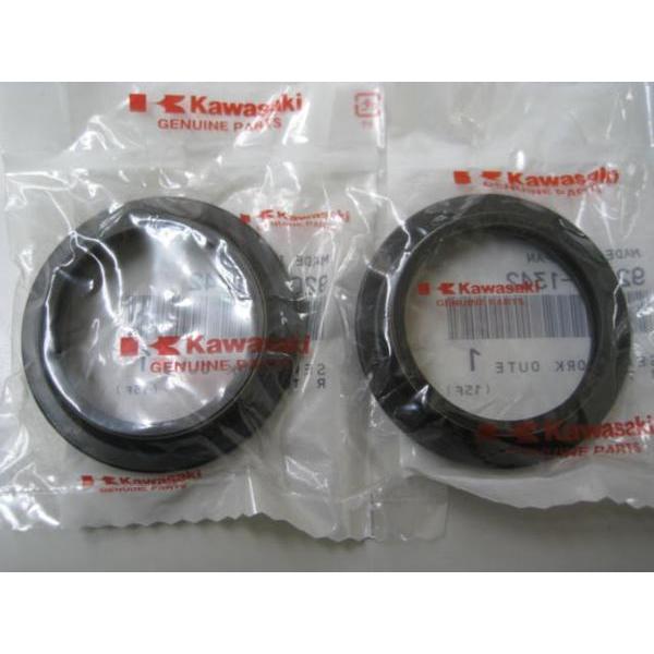 送料無料★新品★Ｄ−ＴＲＡＣＫＥＲ★ＫＬＸ２５０／ＫＤＸ２５０Ｒ★純正フロントフォークダストシール