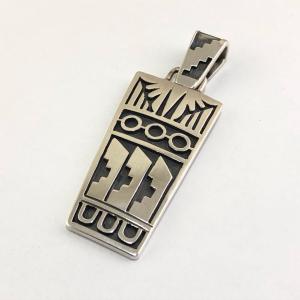 西川 ティモシーリー フェザー ナバホ　ペンダントヘッド ☆ナバホ ティモシー リー フェザー ペンダントヘッド (M