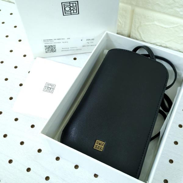 Toteme トーテム ネックポーチ ポケット レザー ポーチ フォンケース ブラック スペイン製