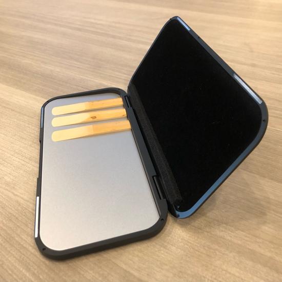 ギャラックス リードケース アルミ製薄型コンパクト