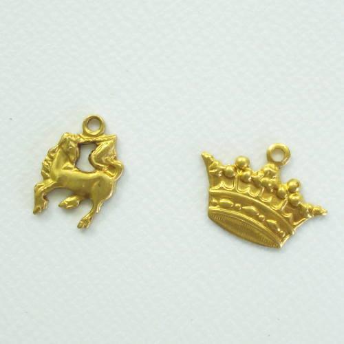 【レジン/アクセサリー】 真鍮パーツ チャーム プライド（王冠/ユニコーン）