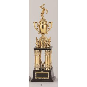 [T354F/N-3]トロフィー／4本柱／先端は金属製人形／高さ47cm