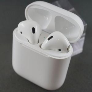AirPods with Charging Case エアーポッズ ワイヤレスイヤホン USED超美品 第二世代 Bluetooth MV7N2J/A 完動品 Apple 中古 V6262