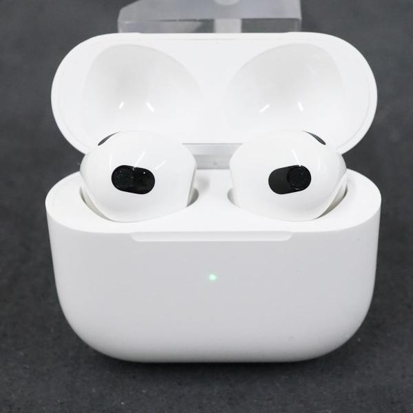 Apple AirPods 第三世代 MagSafe充電ケース付 USED品 ワイヤレスイヤホン 耐...