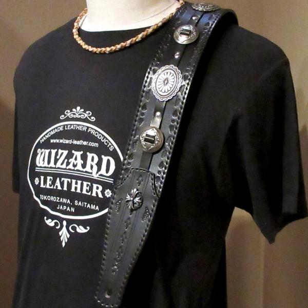 本革製ストラップ（黒革／クロス・コンチョ）