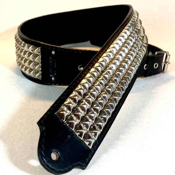 本革製ストラップ（角鋲／ブラックレザー）