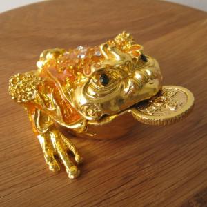 風水・財運アップ】 かえる 三脚蛙 カエル パワーストーン 三脚蟾蜍 三