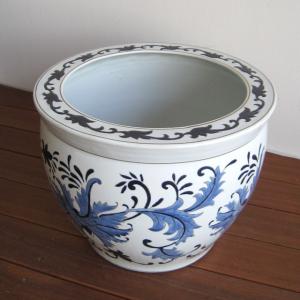 青花丸大魚缶 白花藍底（大）14号鉢 水鉢 火鉢 睡蓮鉢 メダカ鉢