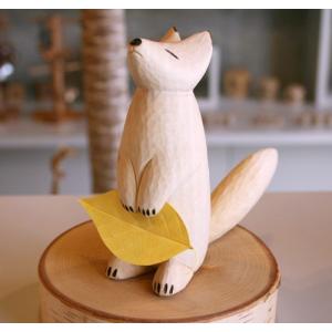 うぃるびぃ工房暖かみのある手彫りなきうさぎの置物2つセット