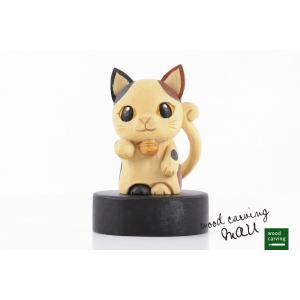 木彫り民芸品 幸せを呼ぶ小人の神さま コロポックル 台座付き 爺帽子赤