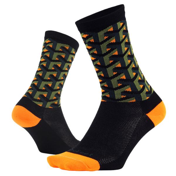 ディフィート AI 6 FRAMEWORK ブラック/オレンジ