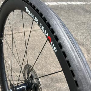 タンナス チューブレスライト 700×38mmの高価買取価格