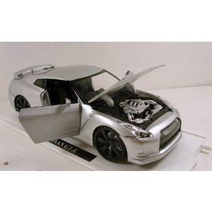 NewRay 2009 Nissan (日産) GT-R 1:24 scale 7.5 diecas...