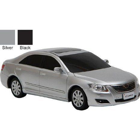 Remote Control Toyota Camry in Silver フィギュア おもちゃ 人...