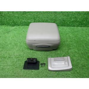 トヨタ（TOYOTA） アイシス ヘッドライト 左右 ハロゲン ANM10/15 前期