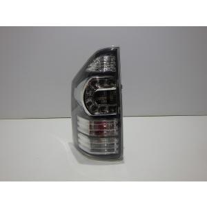 70系 ヴォクシー 左テール ZRR70/75 後期 28-220 81561-28564 コーティ...