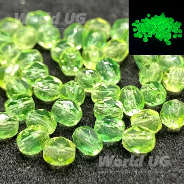 再入荷　ウランガラス 多面体ビーズ 黄色/緑色2トーン 4mm 50粒