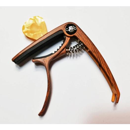 カポタスト ピッククリップ付きカポタスト 木目調 硬さの違うピック3枚付  ギター カポ アコーステ...