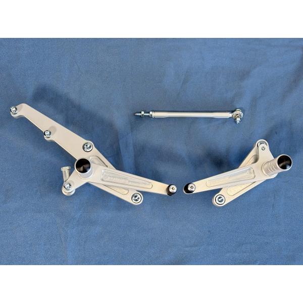 RZ250/RZ350用 バックステップキット（リアディスクブレーキ対応）【ゼス】